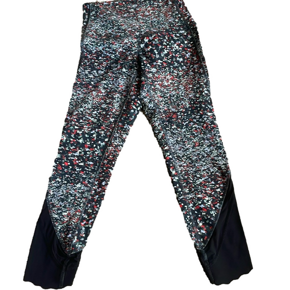 lululemon athletica Pants - Lululemon scalloped cropped leggings size 4